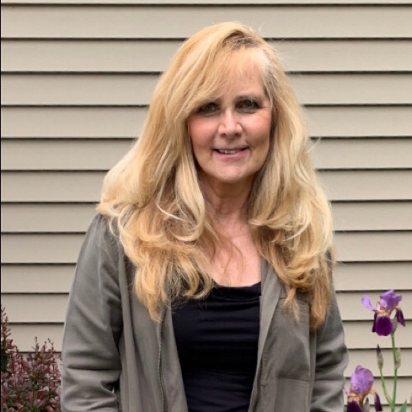 Meet your Posher, Dori - Picture 1 of 2